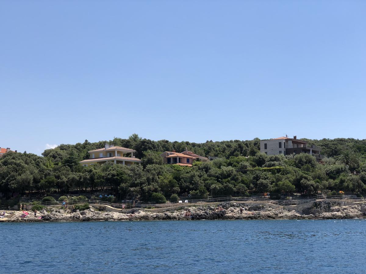 Apartments By The Sea Pula Exterior photo